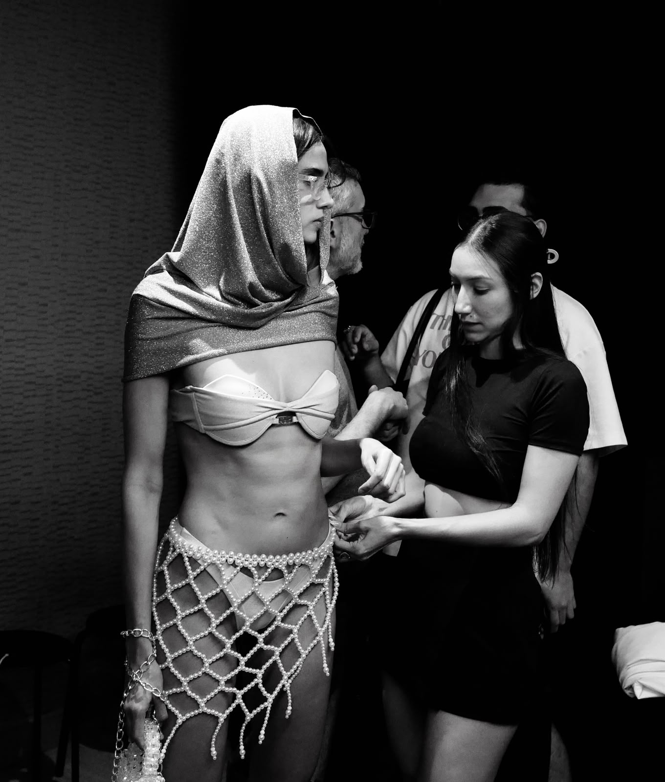 Fitting backstage en un desfile de The Bikini Lab